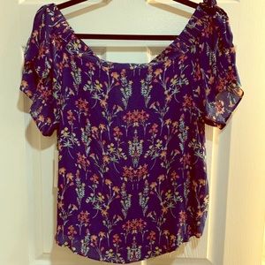 Your Story M off-the-shoulder Floral Blouse